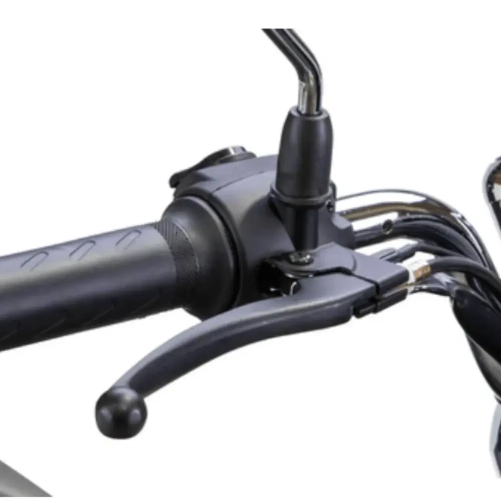 Bespoke_Supreme_3-Wheel_Mobility_Scooter_Throttle