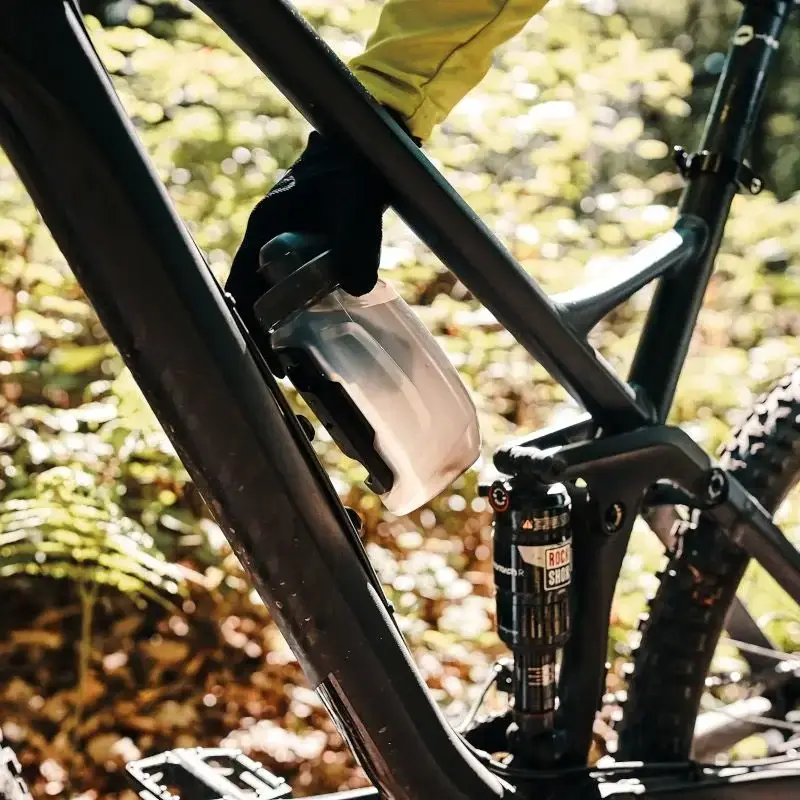 Fidlock Twist 450 Bottle + Bike Base detail