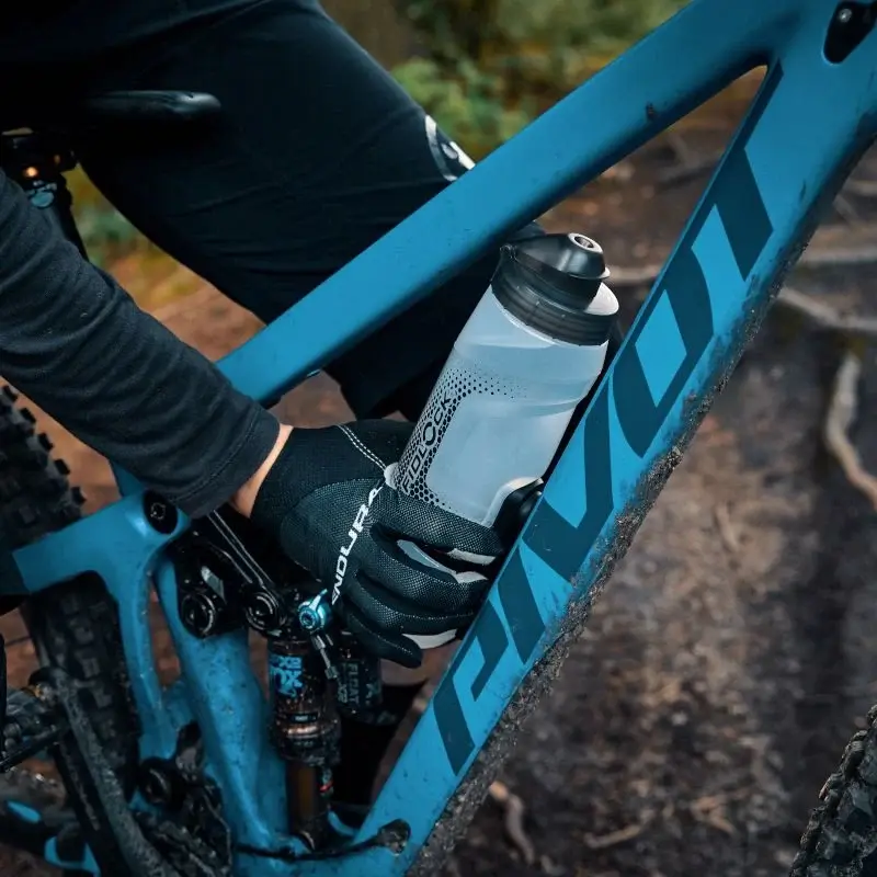 Fidlock Twist 800 Bottle + Bike Base detail