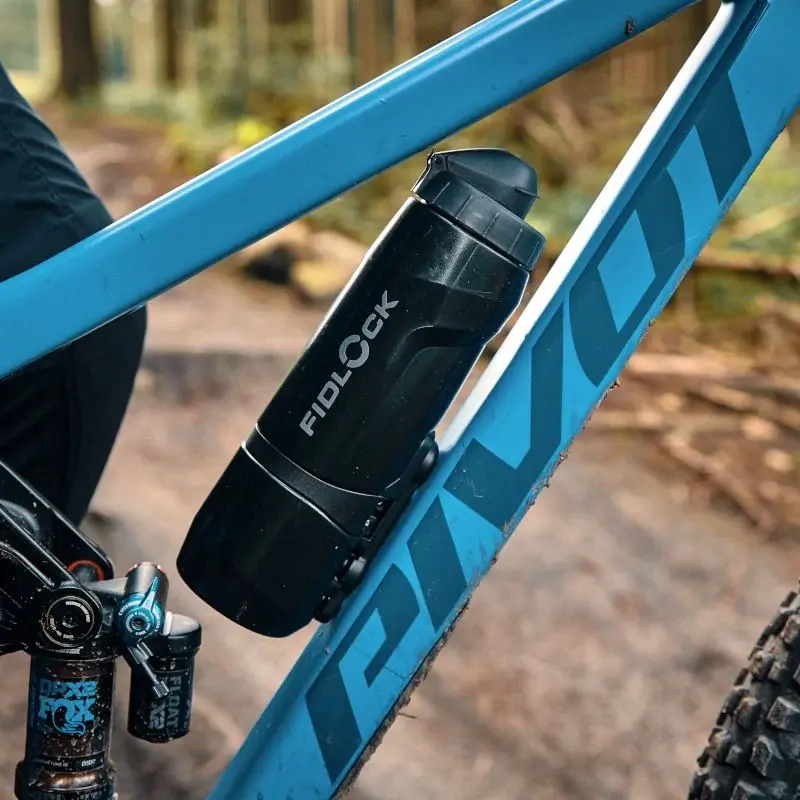 Fidlock Twist 800 Bottle + Bike Base detail