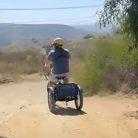 Relaxed_Body_750_watt_Electric_Tricycle_Outside