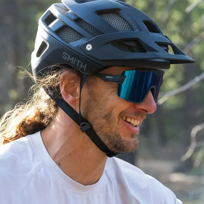 Smith Forefront 2 MIPS Helmet detail