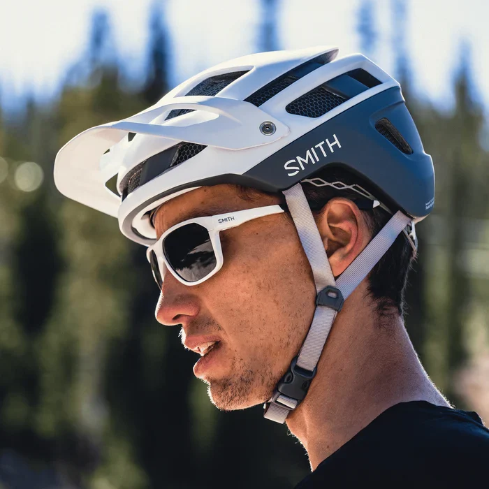 Smith Forefront 2 MIPS Helmet detail